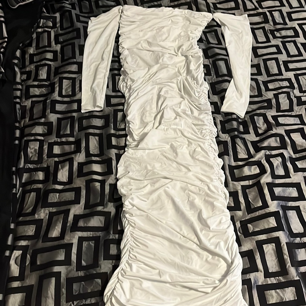 white long beautiful dress - Picture 1 of 2